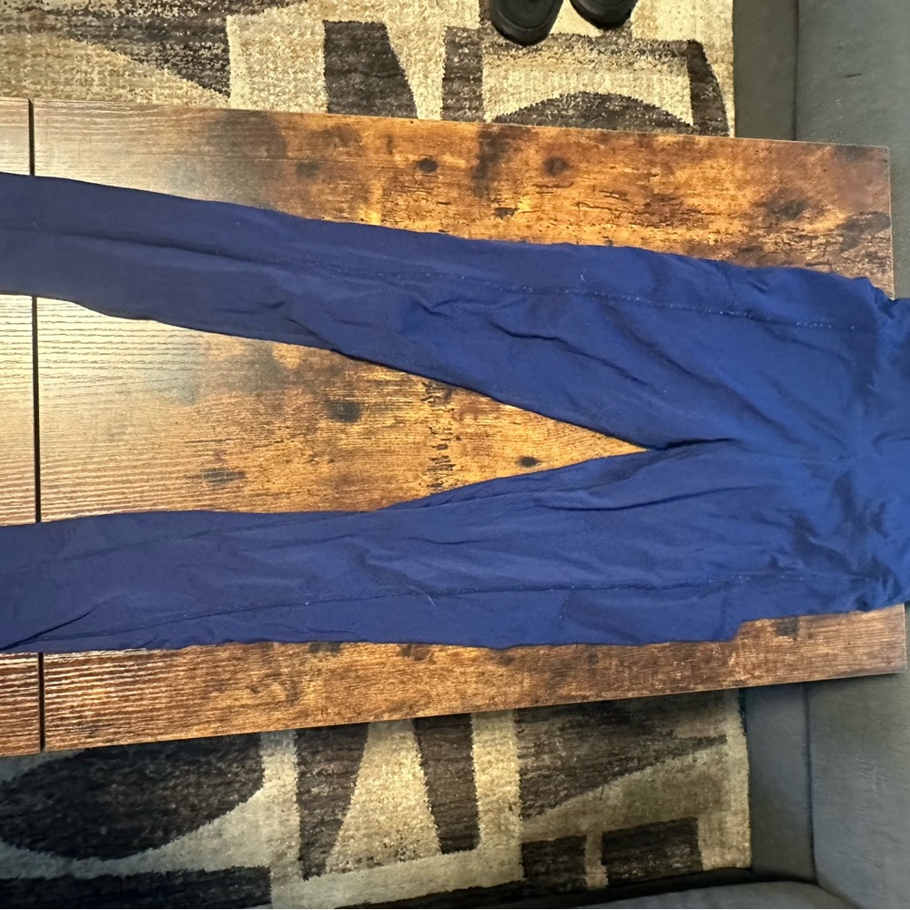 Blue leggings